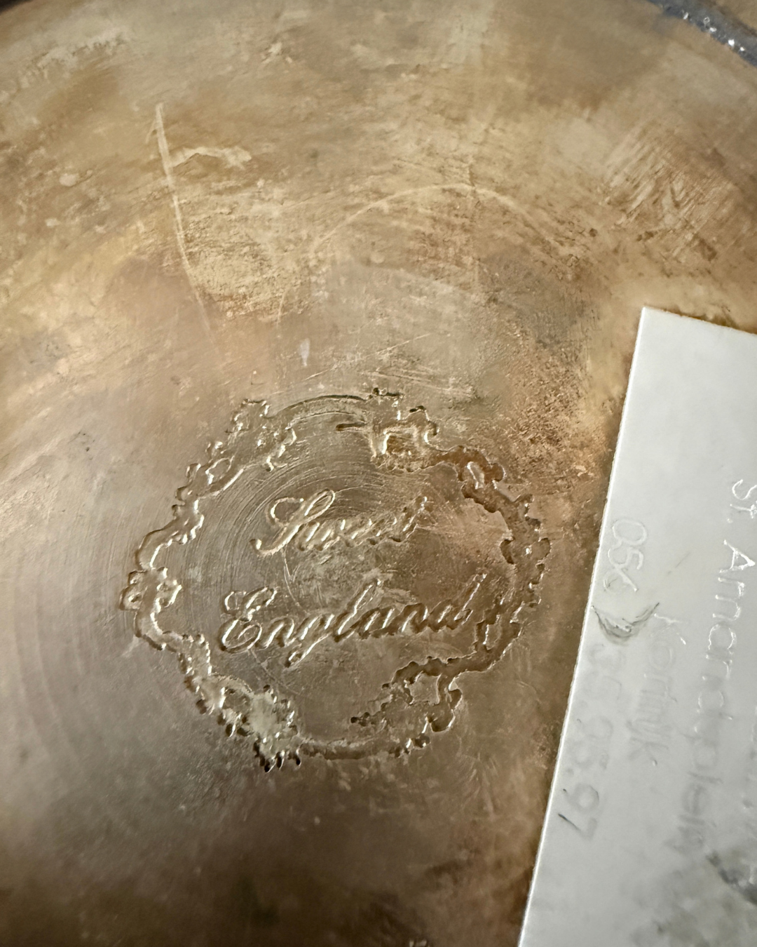 Vintage verzilverde wijnkoeler met familiewapen