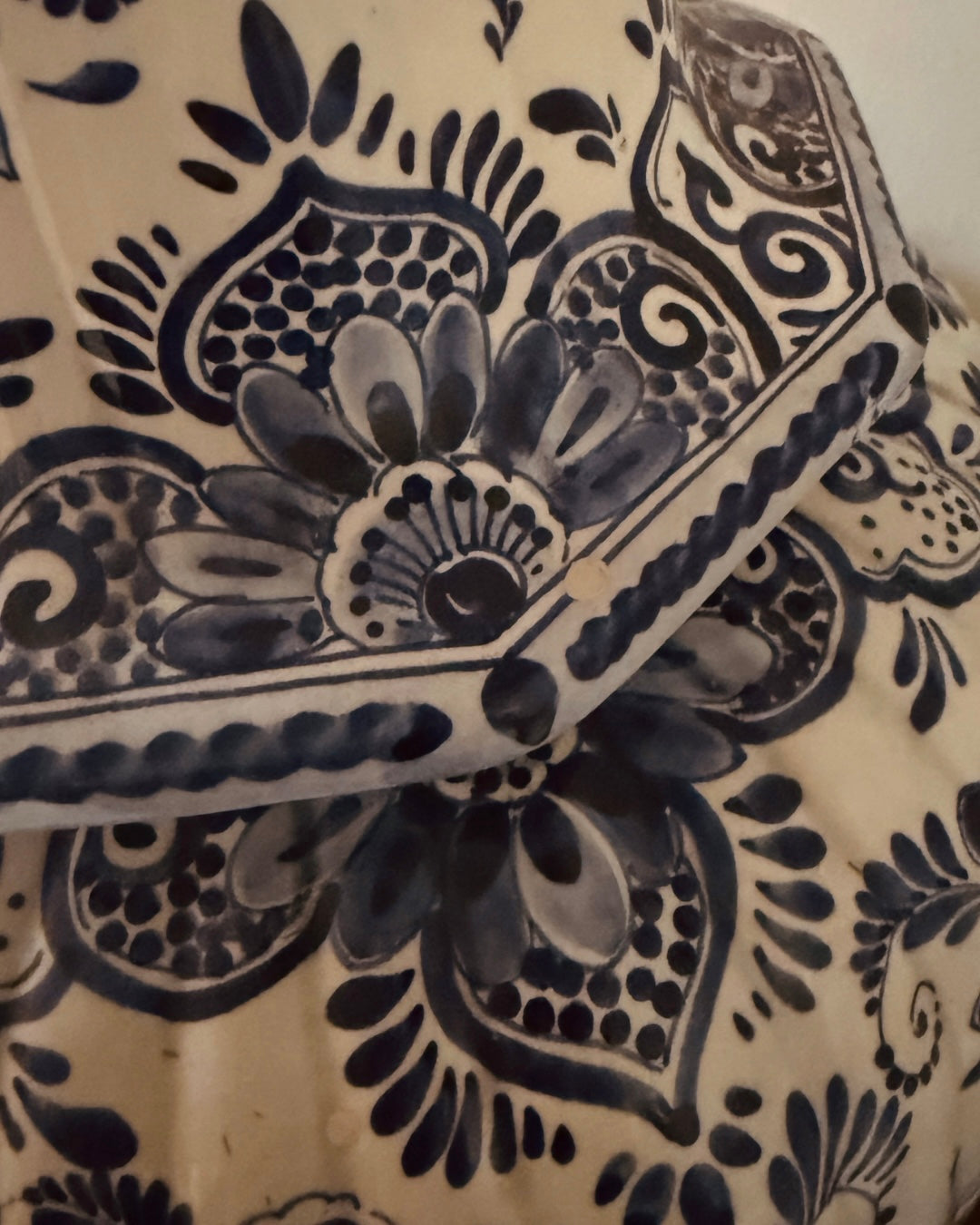 Grote Delfts blauwe dekselvaas – handbeschilderd, Holland