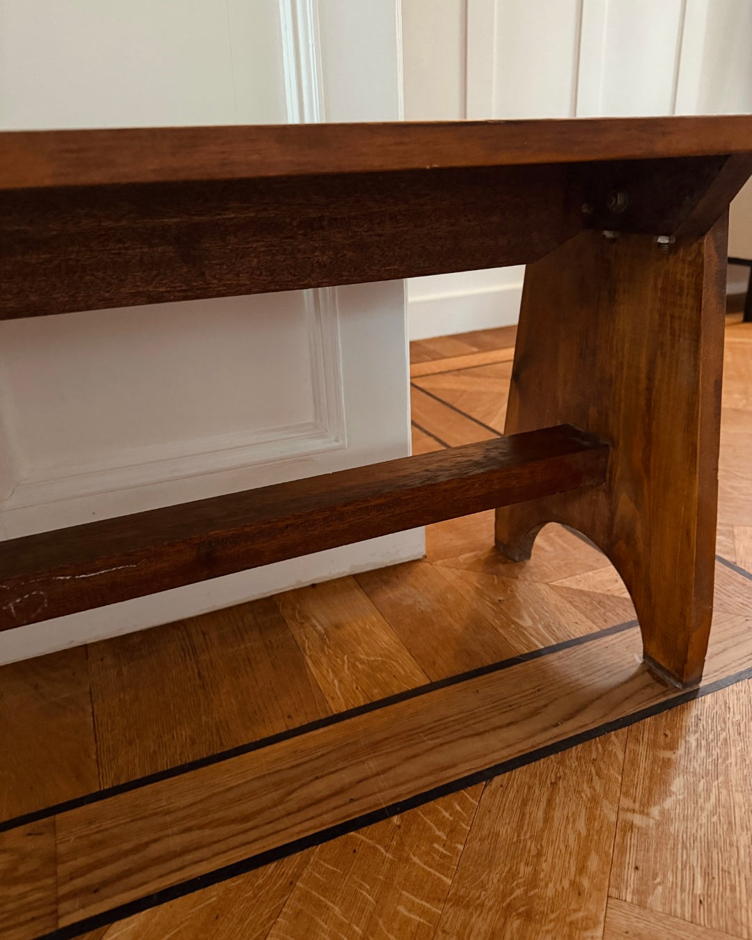 Vintage houten bankje – sober & karaktervol