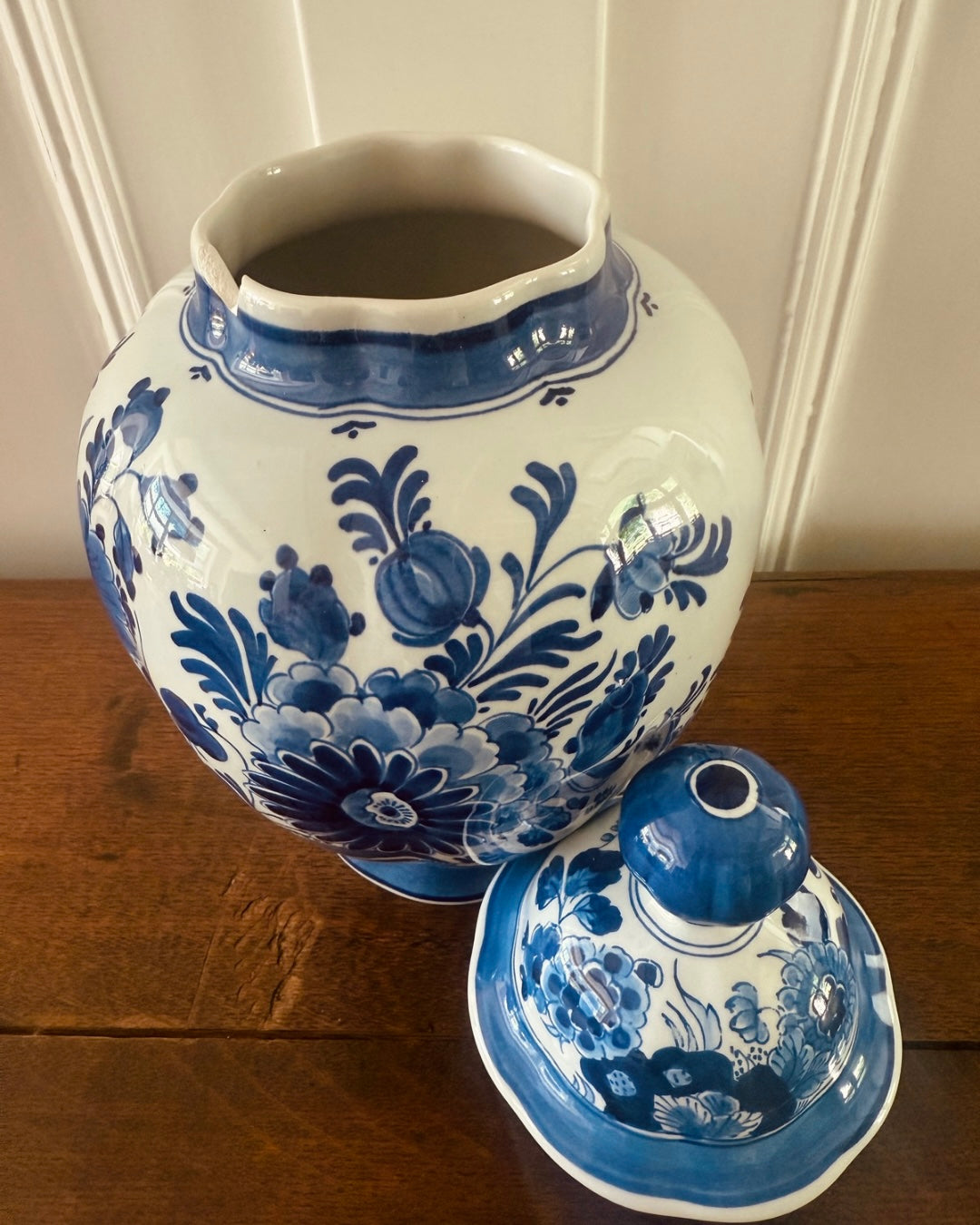 Delfts Blauwe dekselvaas van De Porceleyne Fles (met chipje)