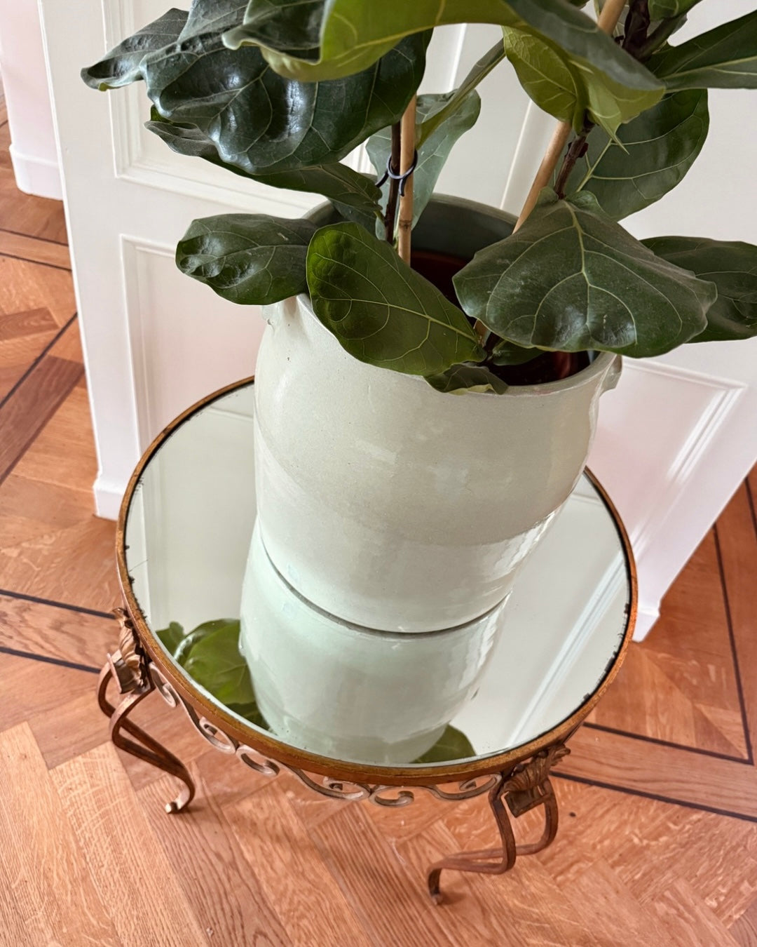 Vintage goudkleurig tafeltje met spiegelblad | Ø 59,5 cm