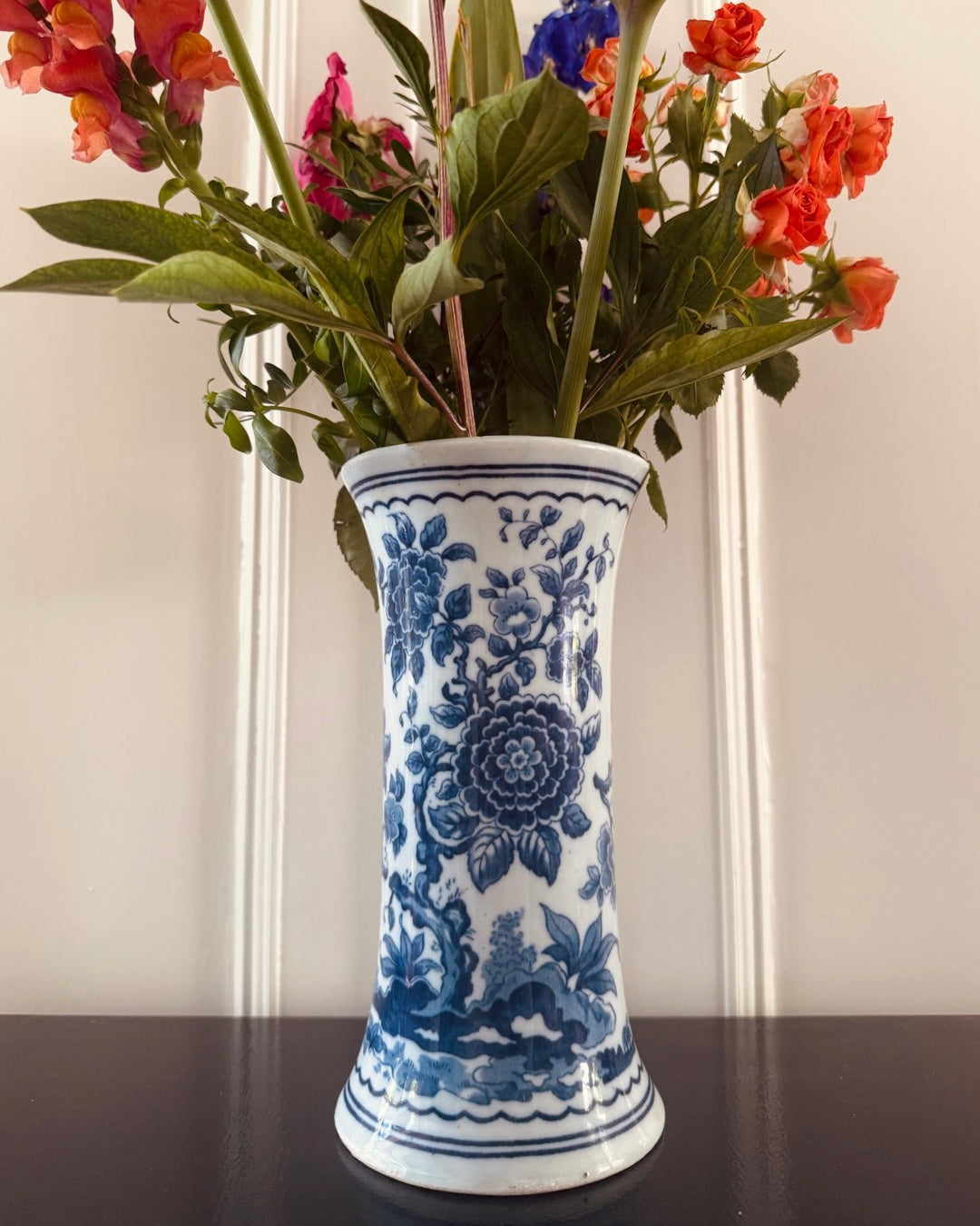 Blauw-witte bloemenvaas