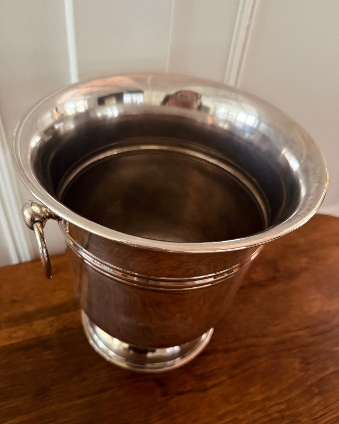 Verzilverde wijn- en champagnekoeler met ringgrepen