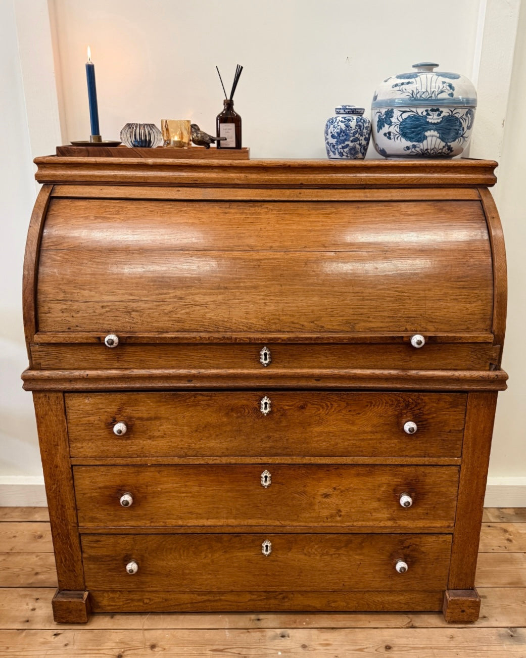 Antiek eiken rolltop bureau met lades
