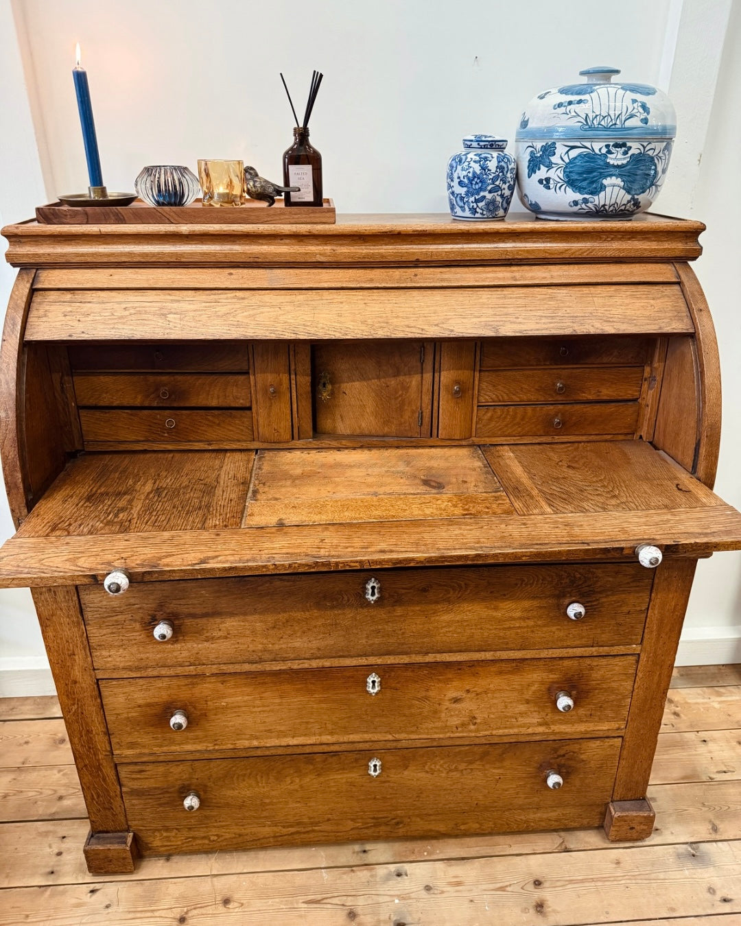 Antiek eiken rolltop bureau met lades
