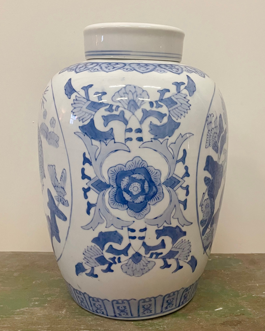Grote en hoge Chinese gemberpot