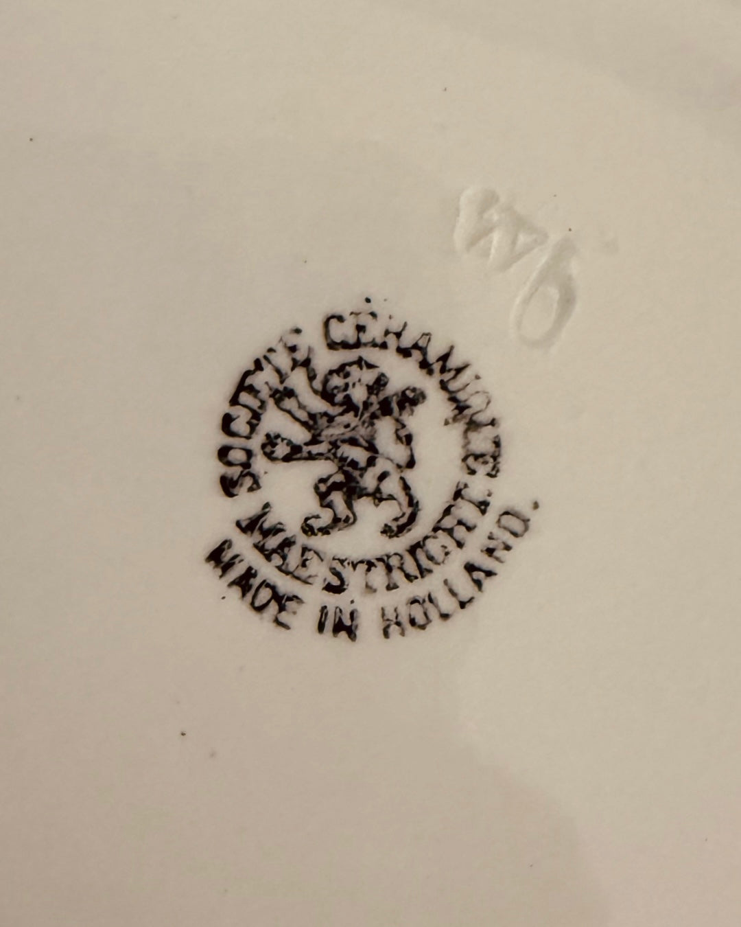 Société Céramique serveerschaal met blauw decor