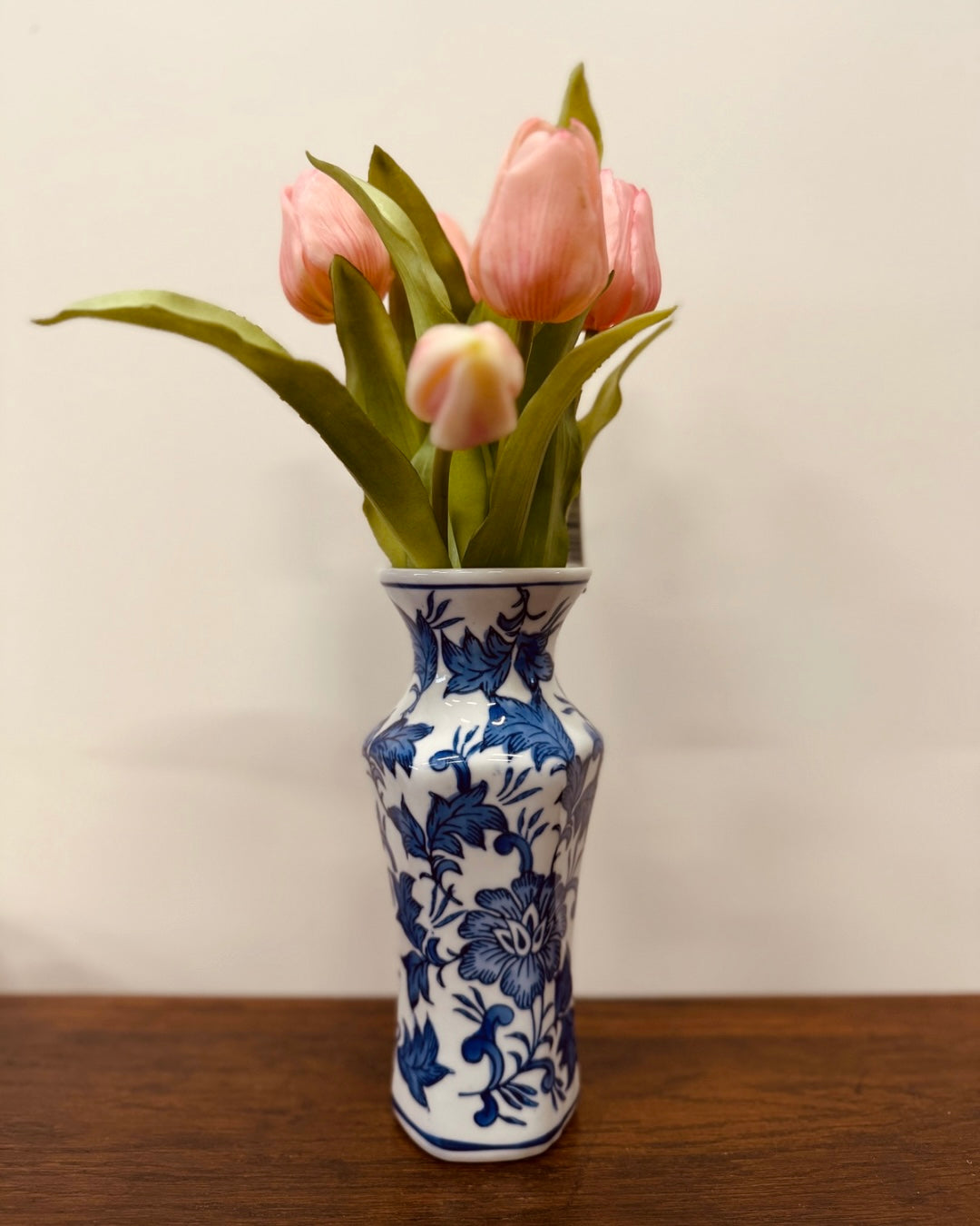 Blauw-wit vaasje met florale decoratie - Nieuw product!
