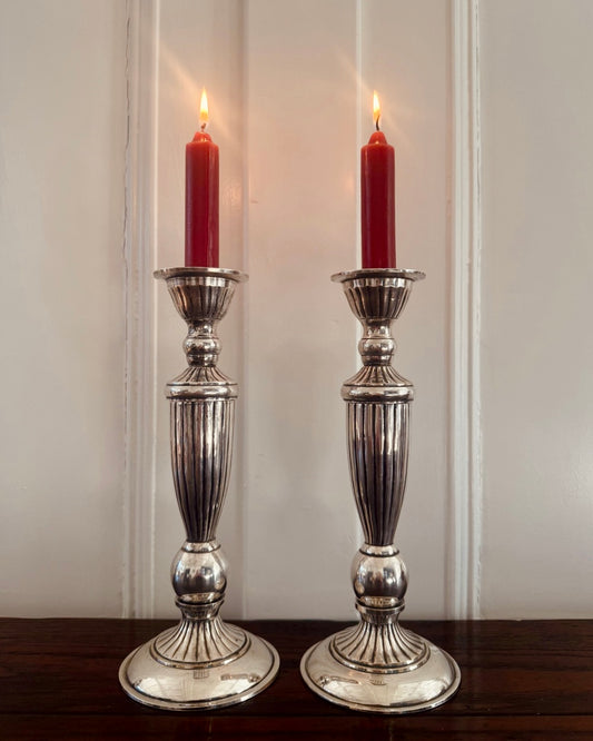 Set van 2 verzilverde kandelaars – tijdloos en elegant
