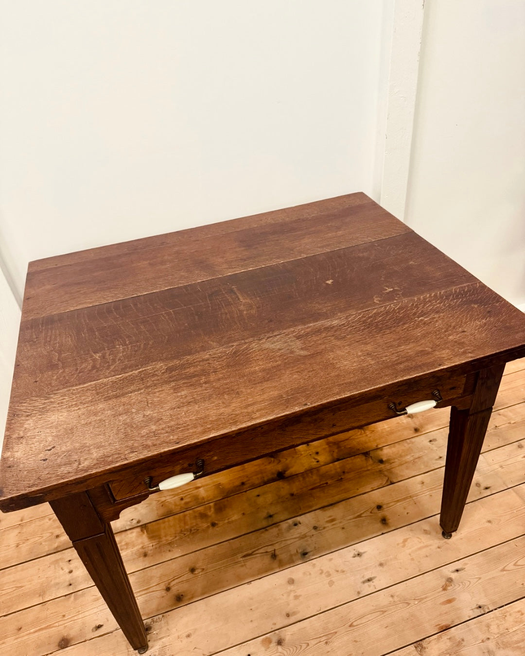 Elegant Antiek Houten Bureau